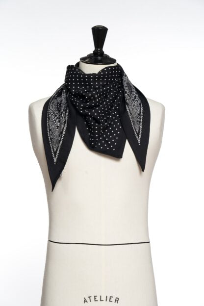 Triangle Black